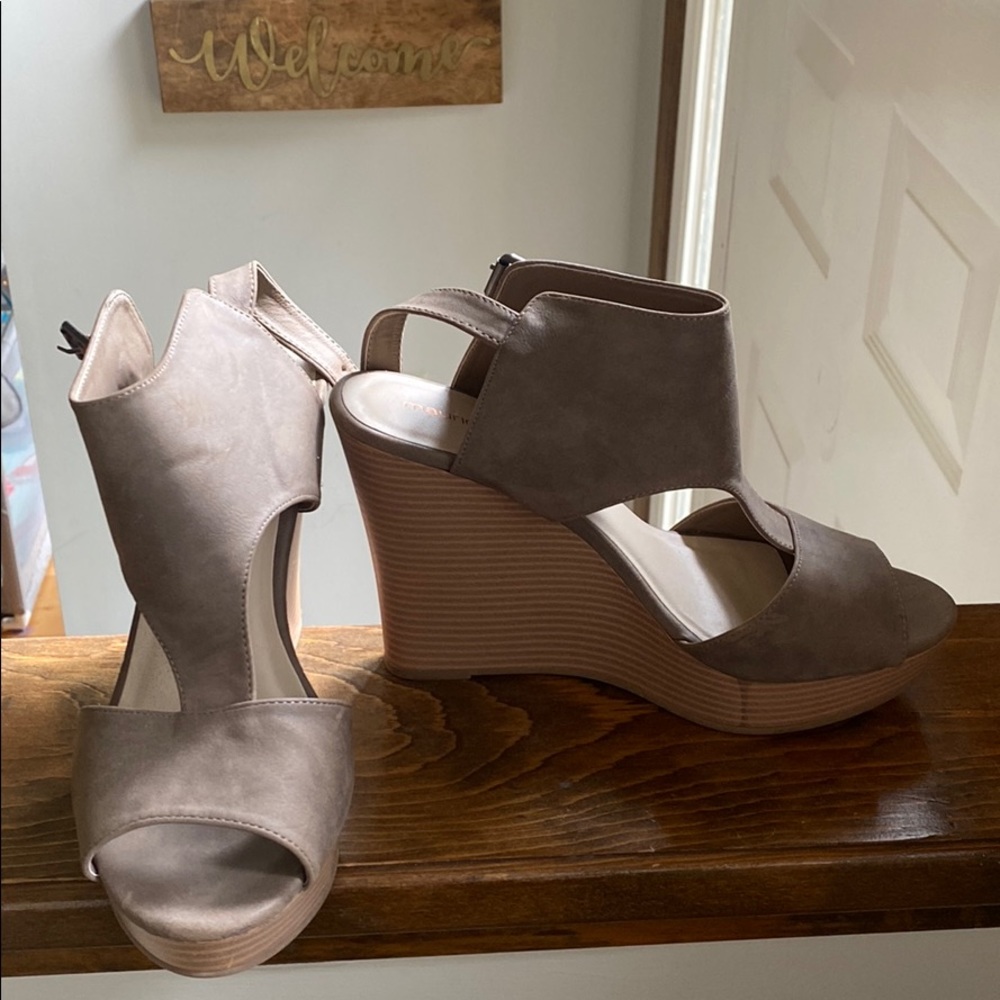 Maurice’s wedge heel